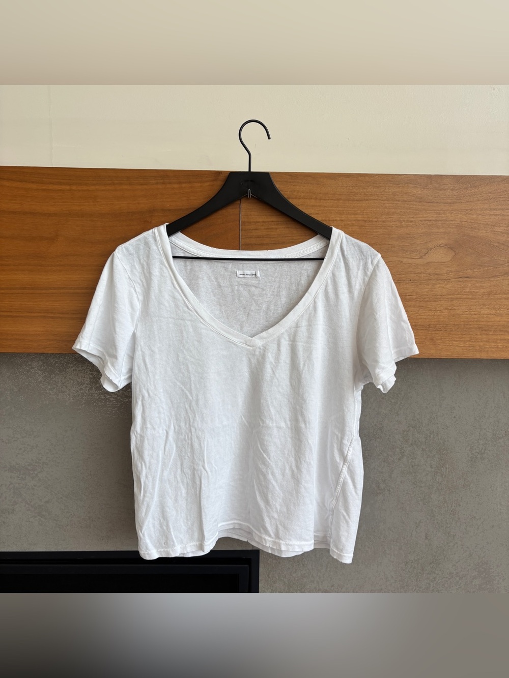Unsubscribed Classic V Neck Distressed Short
Sleeve T Shirt, Size S